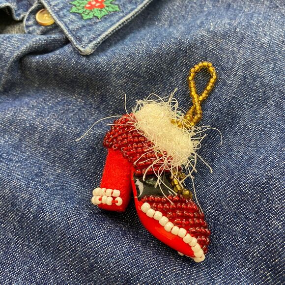 Christmas Shirt Womens Large Denim Button Up Top Embroidered Westbound w/Brooch - Picture 4 of 12